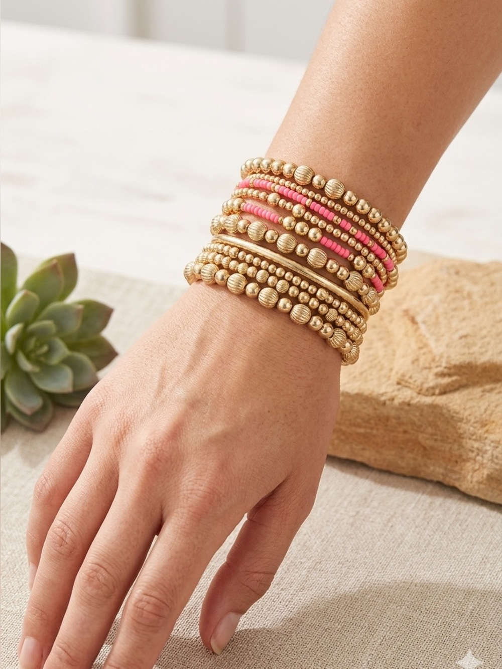 Plunder NWT 11 Gold and Pink Beaded Stretch Bracelet